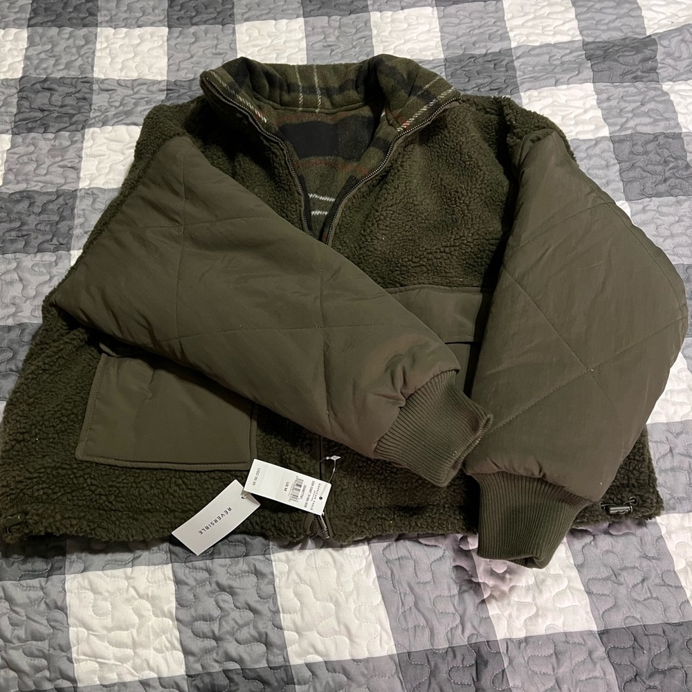 American Eagle Reversible Puffer